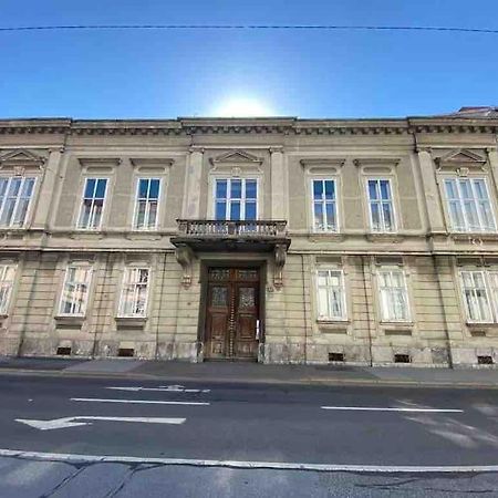 Geraeumige Altbauwohnung Im Zentrum غراتس المظهر الخارجي الصورة